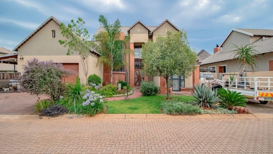 4 Bedroom Property for Sale in Melodie North West